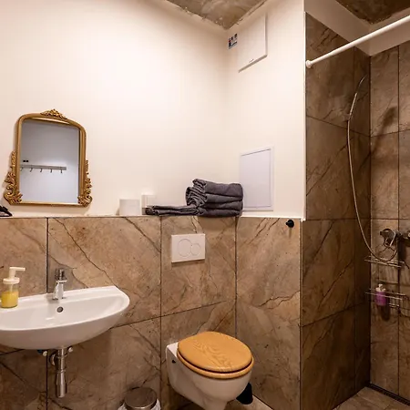 Lejlighed Brand New #24 Near Center With Free Street Parking Prag