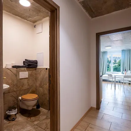 Brand New #24 Near Center With Free Street Parking פראג